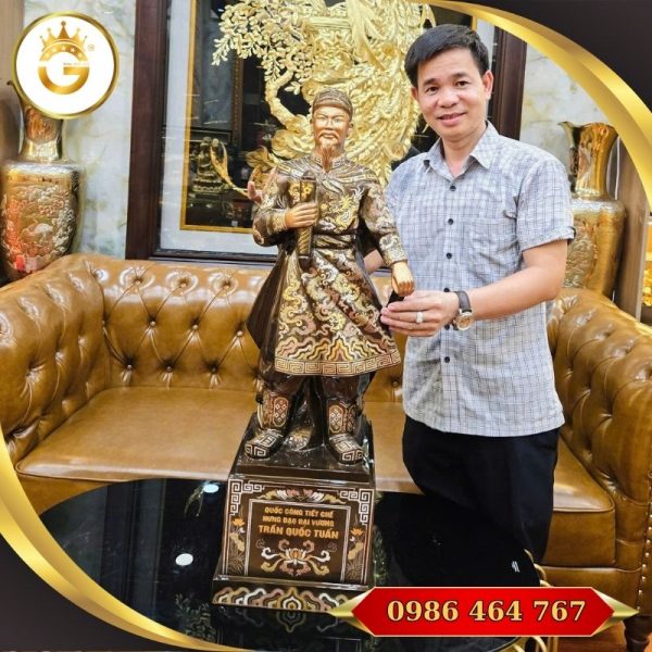 Tượng Trần Quốc Tuấn khảm ngũ sắc cao 90cm