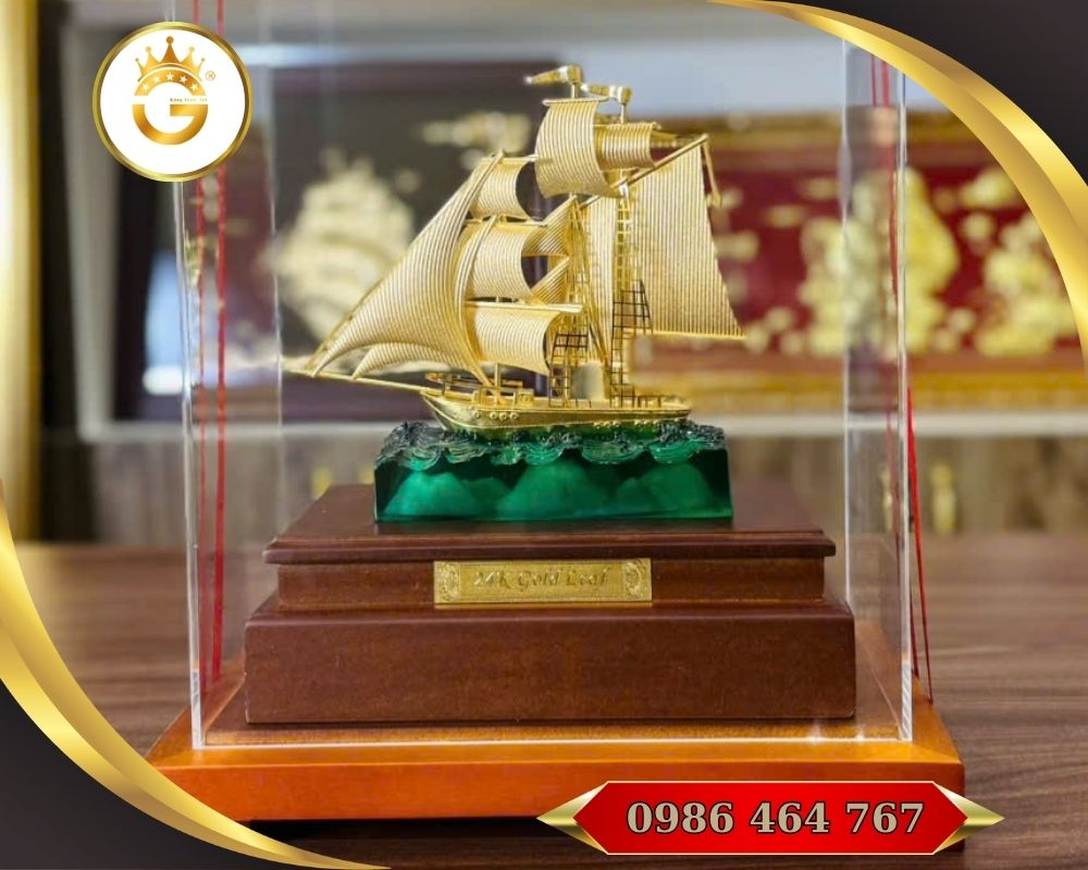 Mô Hình Thuyền Buồm Mạ Vàng 24k Tặng Sếp
