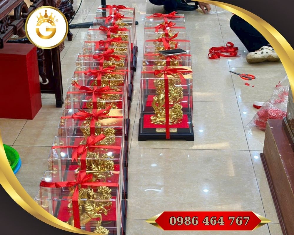 Mẫu Ngựa Bằng Đồng Dát Vàng Đẹp Nhất Sài Gòn - Hình ảnh 4