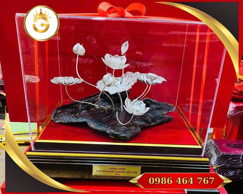 Hoa Sen Bằng Bạc - Hình ảnh 2