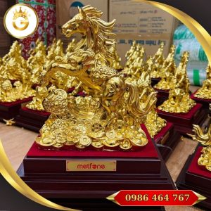 Tượng ngựa nhất mã phi thiên bán tại hồ chí minh